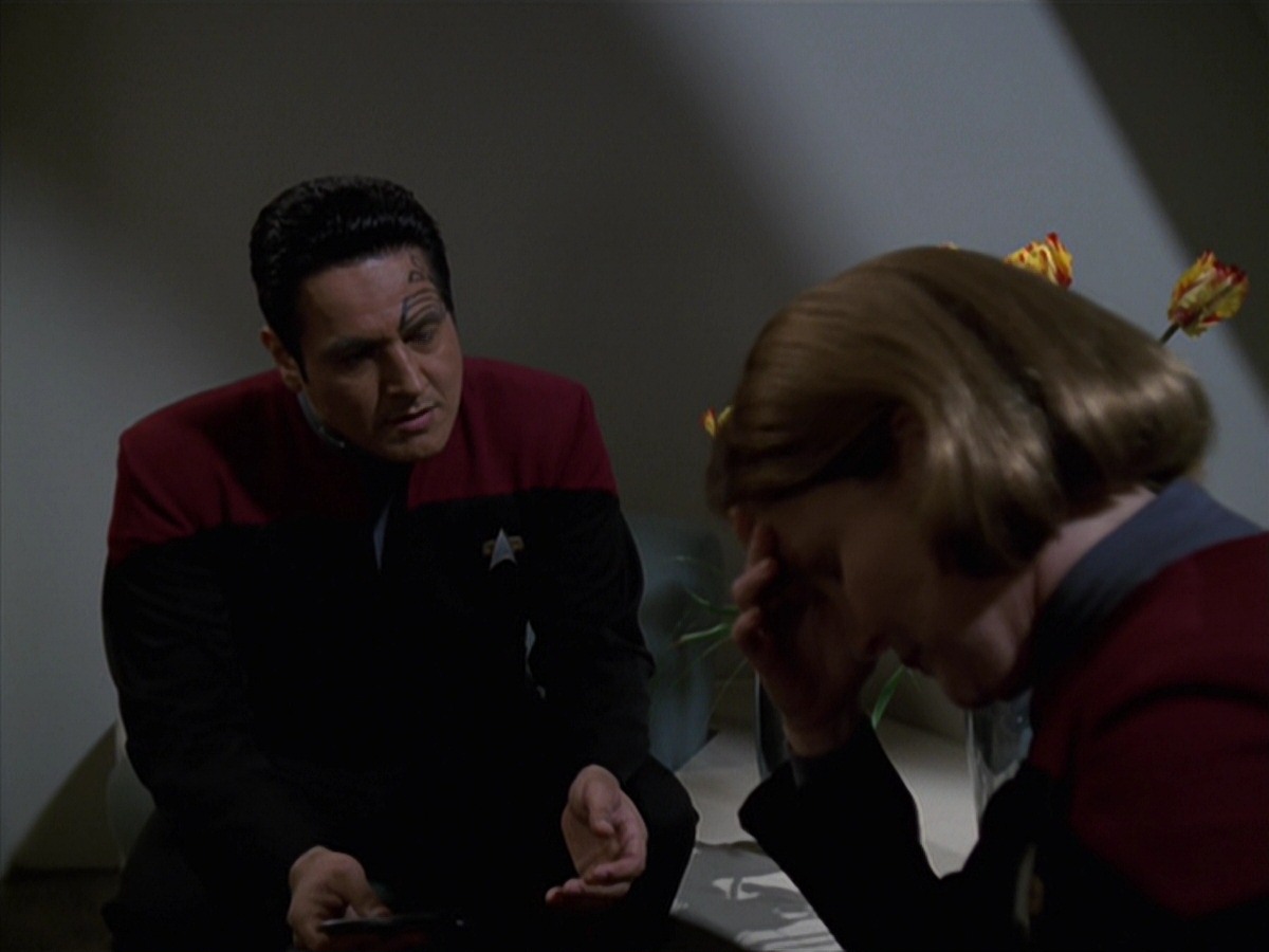 extant_StarTrek_VOY_7x24-RenaissanceMan_0636.jpg