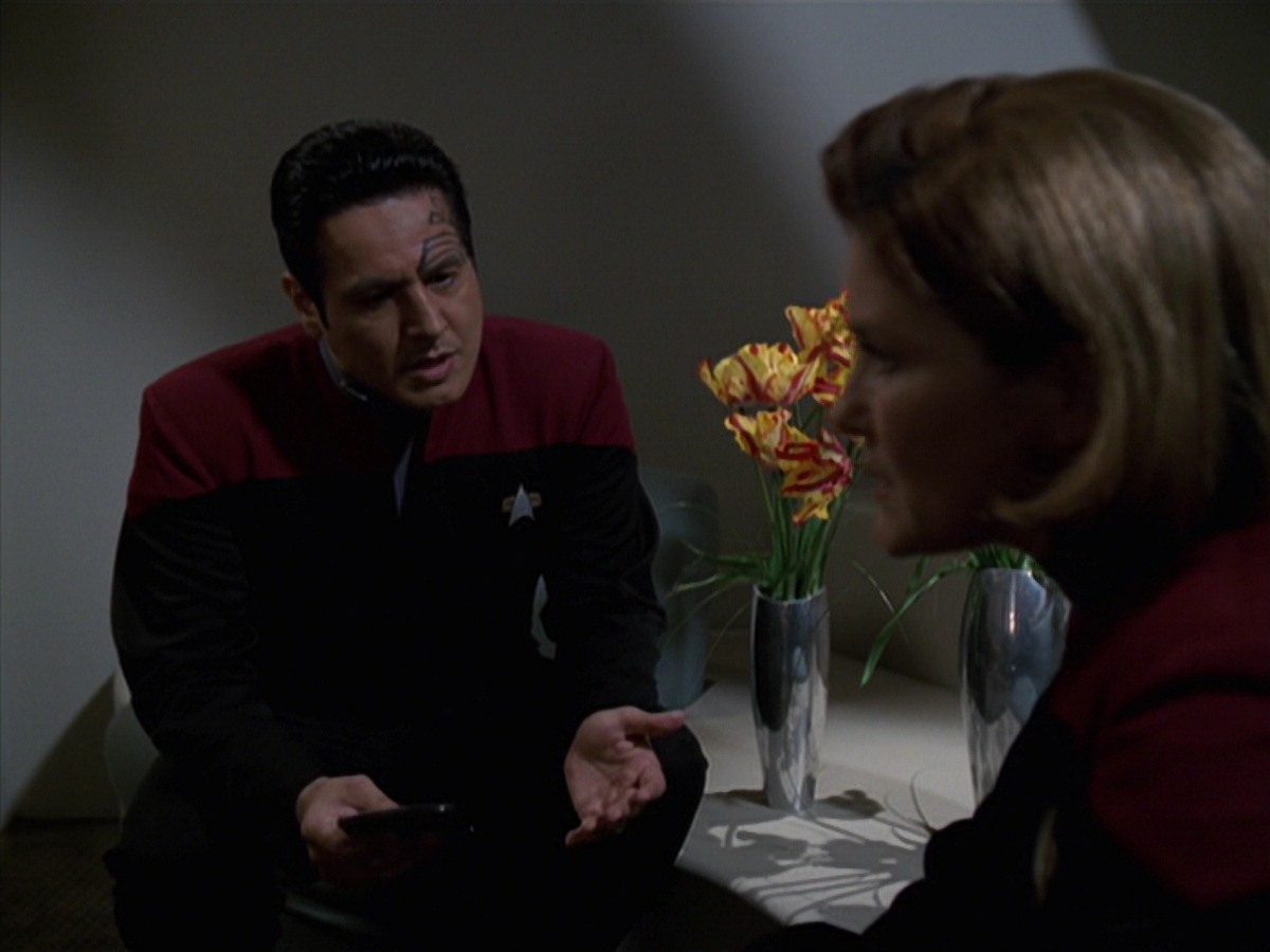extant_StarTrek_VOY_7x24-RenaissanceMan_0648.jpg