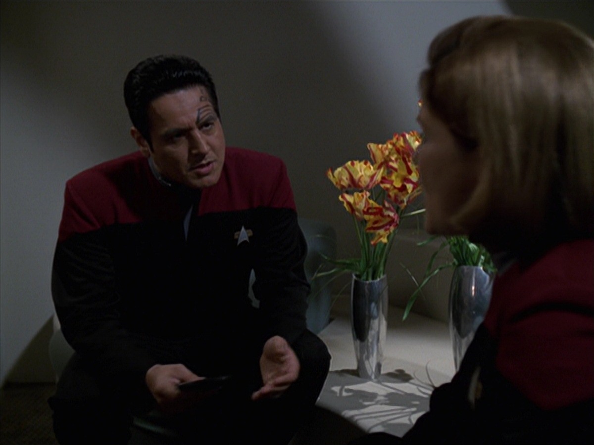 extant_StarTrek_VOY_7x24-RenaissanceMan_0649.jpg