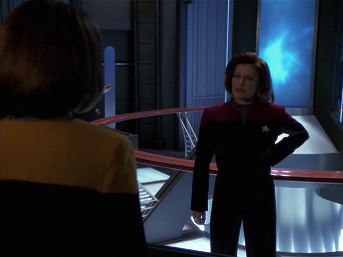 extant_StarTrek_VOY_7x24-RenaissanceMan_0684.jpg