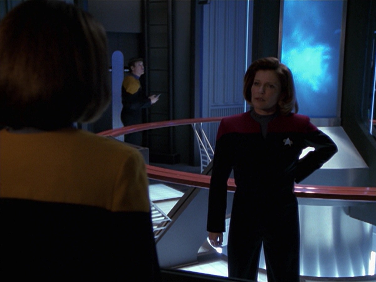 extant_StarTrek_VOY_7x24-RenaissanceMan_0685.jpg