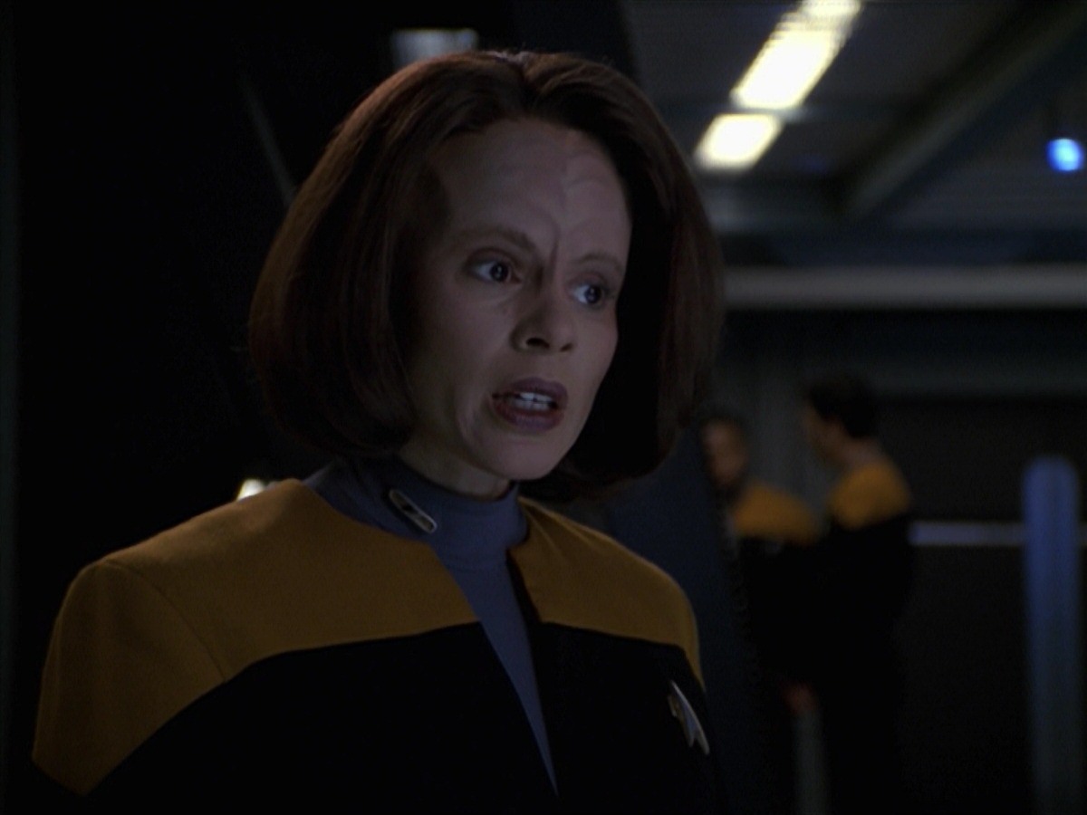 extant_StarTrek_VOY_7x24-RenaissanceMan_0687.jpg