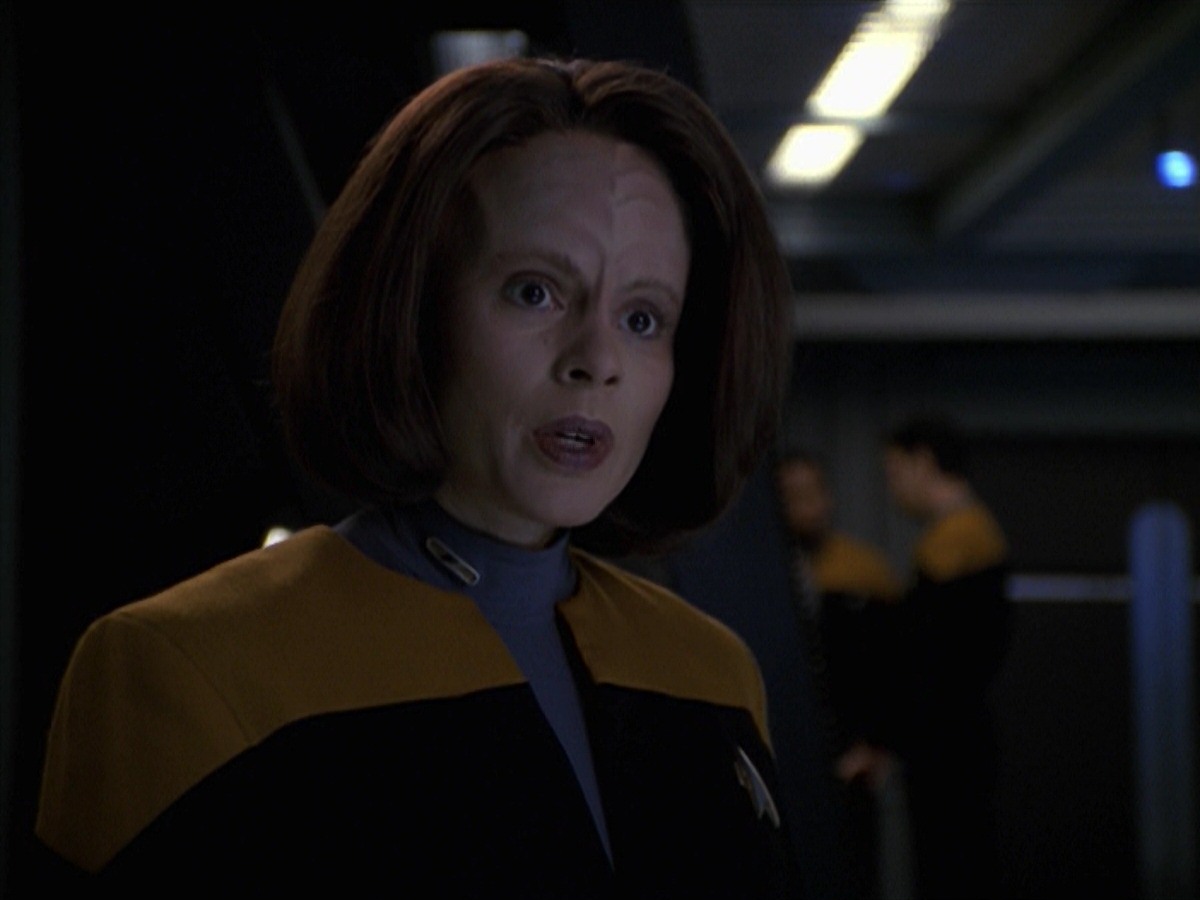 extant_StarTrek_VOY_7x24-RenaissanceMan_0688.jpg