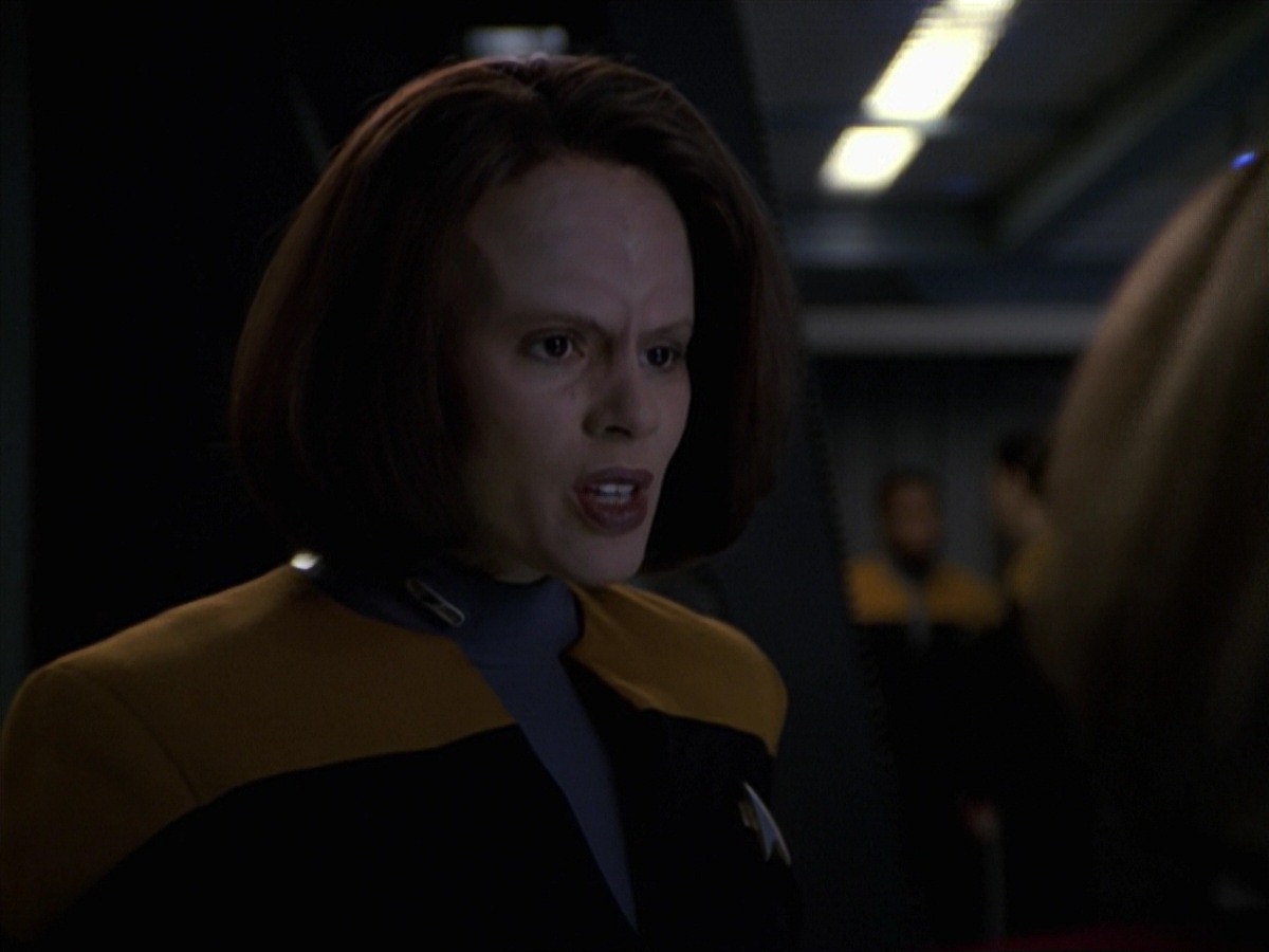 extant_StarTrek_VOY_7x24-RenaissanceMan_0720.jpg