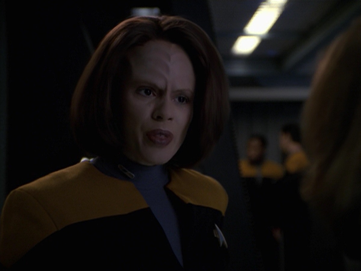 extant_StarTrek_VOY_7x24-RenaissanceMan_0721.jpg