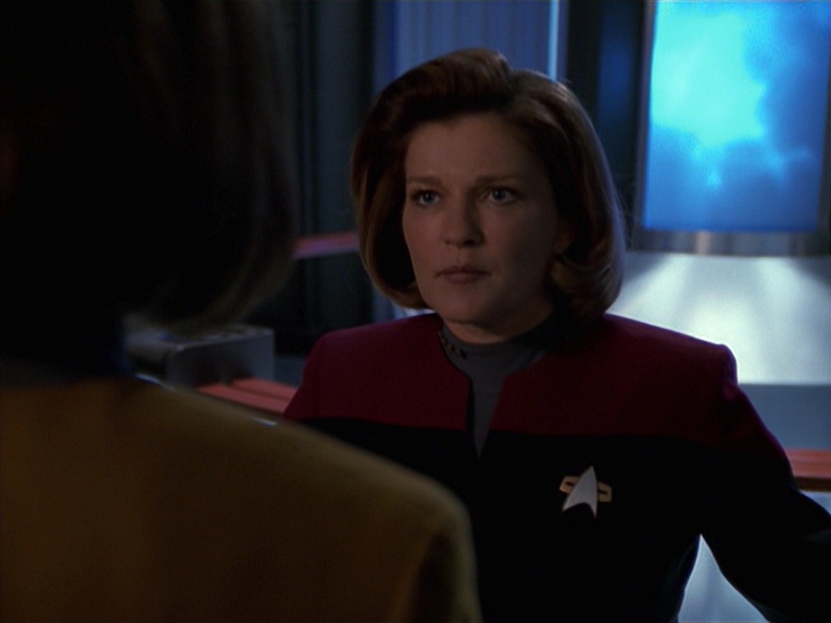 extant_StarTrek_VOY_7x24-RenaissanceMan_0729.jpg