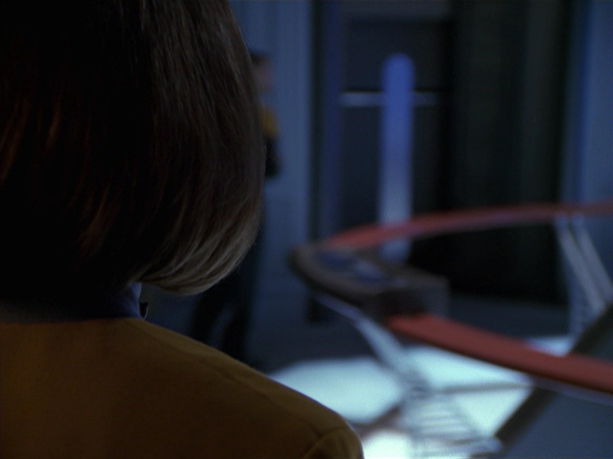 extant_StarTrek_VOY_7x24-RenaissanceMan_0734.jpg
