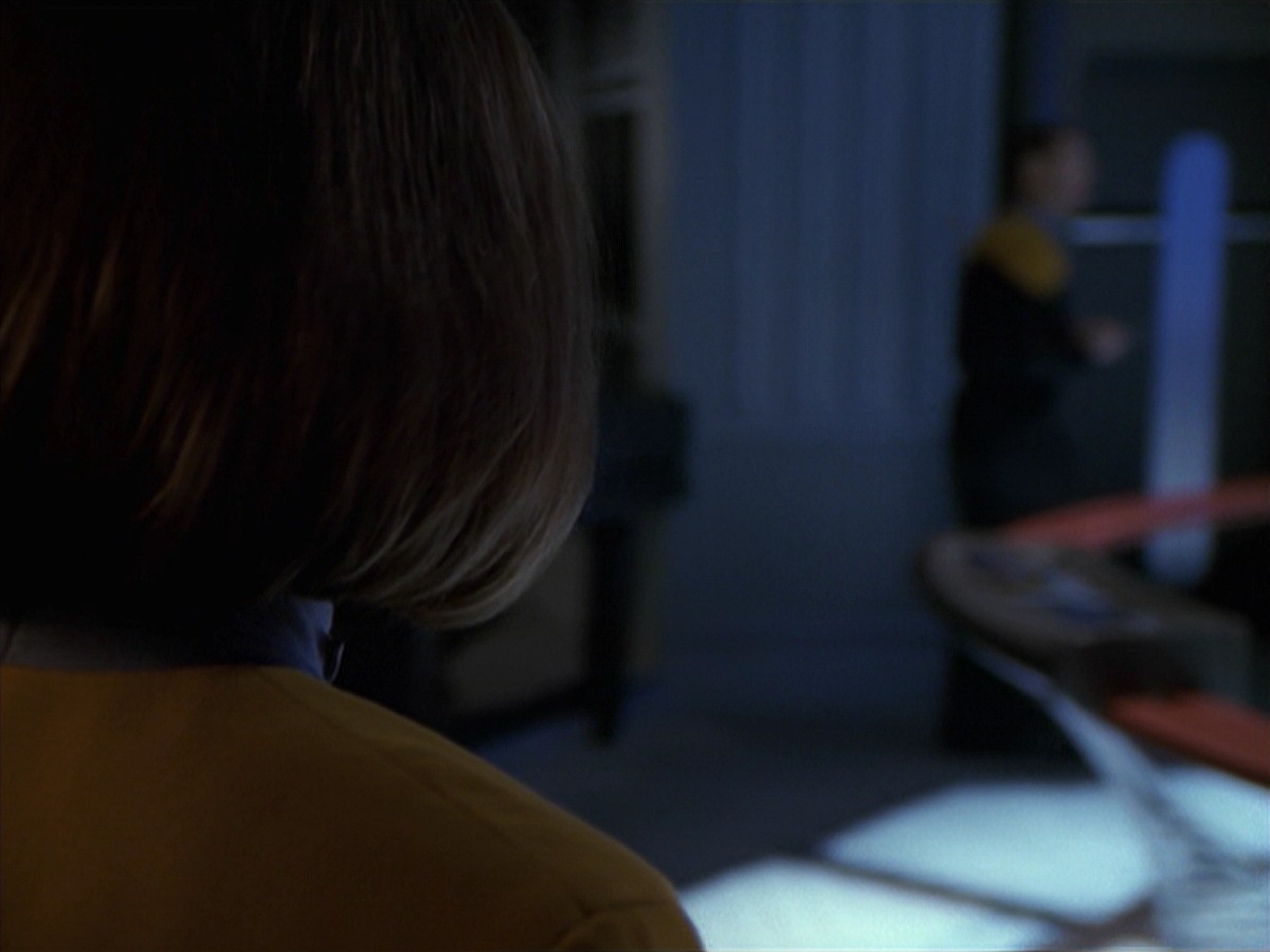 extant_StarTrek_VOY_7x24-RenaissanceMan_0735.jpg