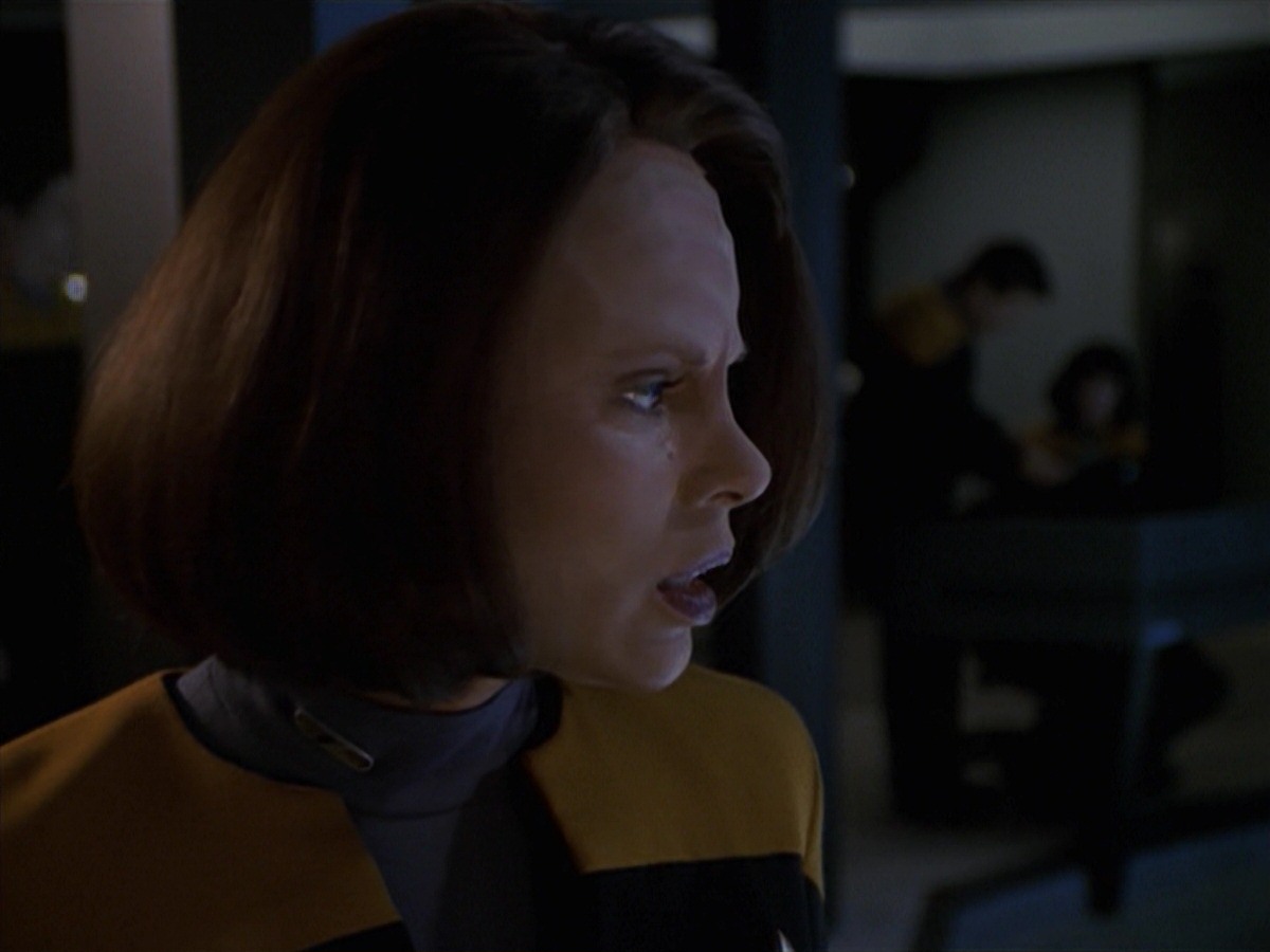 extant_StarTrek_VOY_7x24-RenaissanceMan_0740.jpg