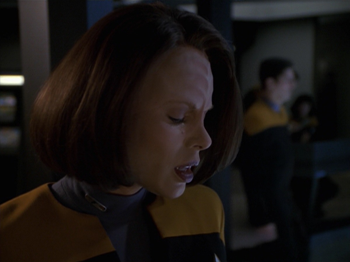 extant_StarTrek_VOY_7x24-RenaissanceMan_0742.jpg