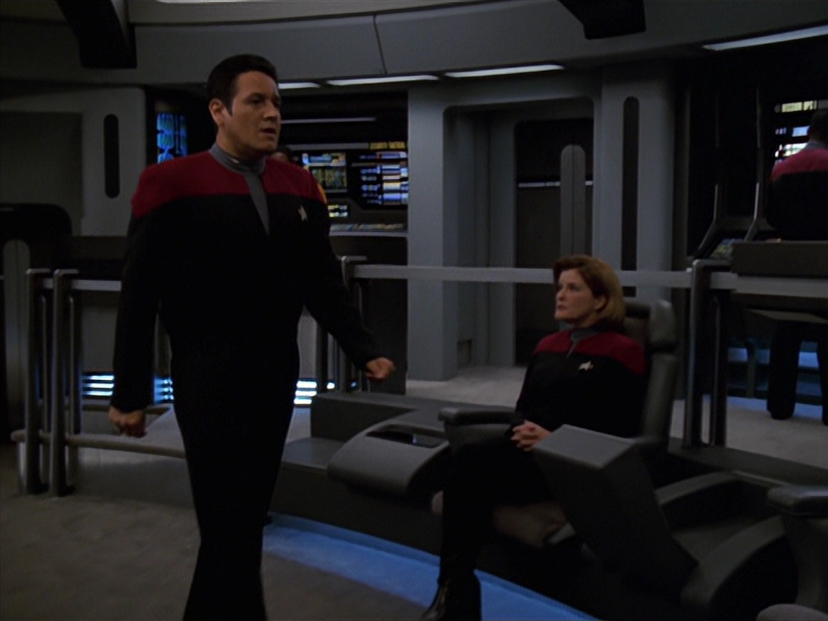 extant_StarTrek_VOY_7x24-RenaissanceMan_0764.jpg