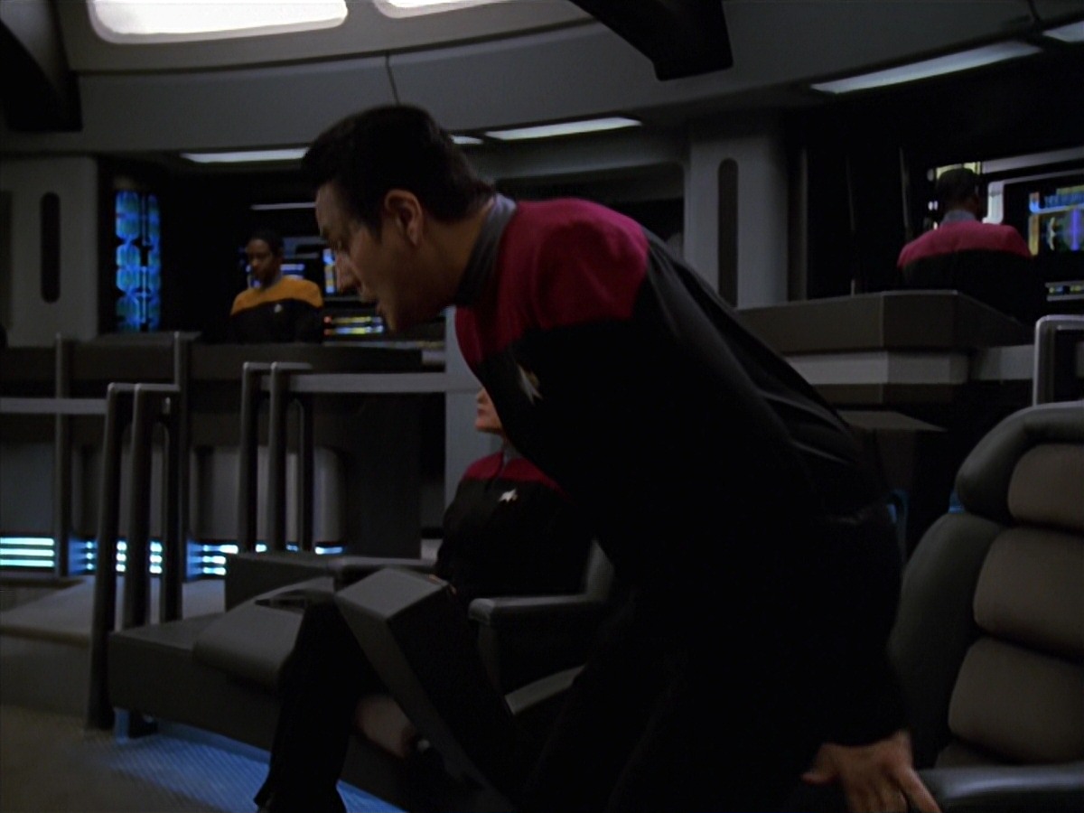 extant_StarTrek_VOY_7x24-RenaissanceMan_0768.jpg