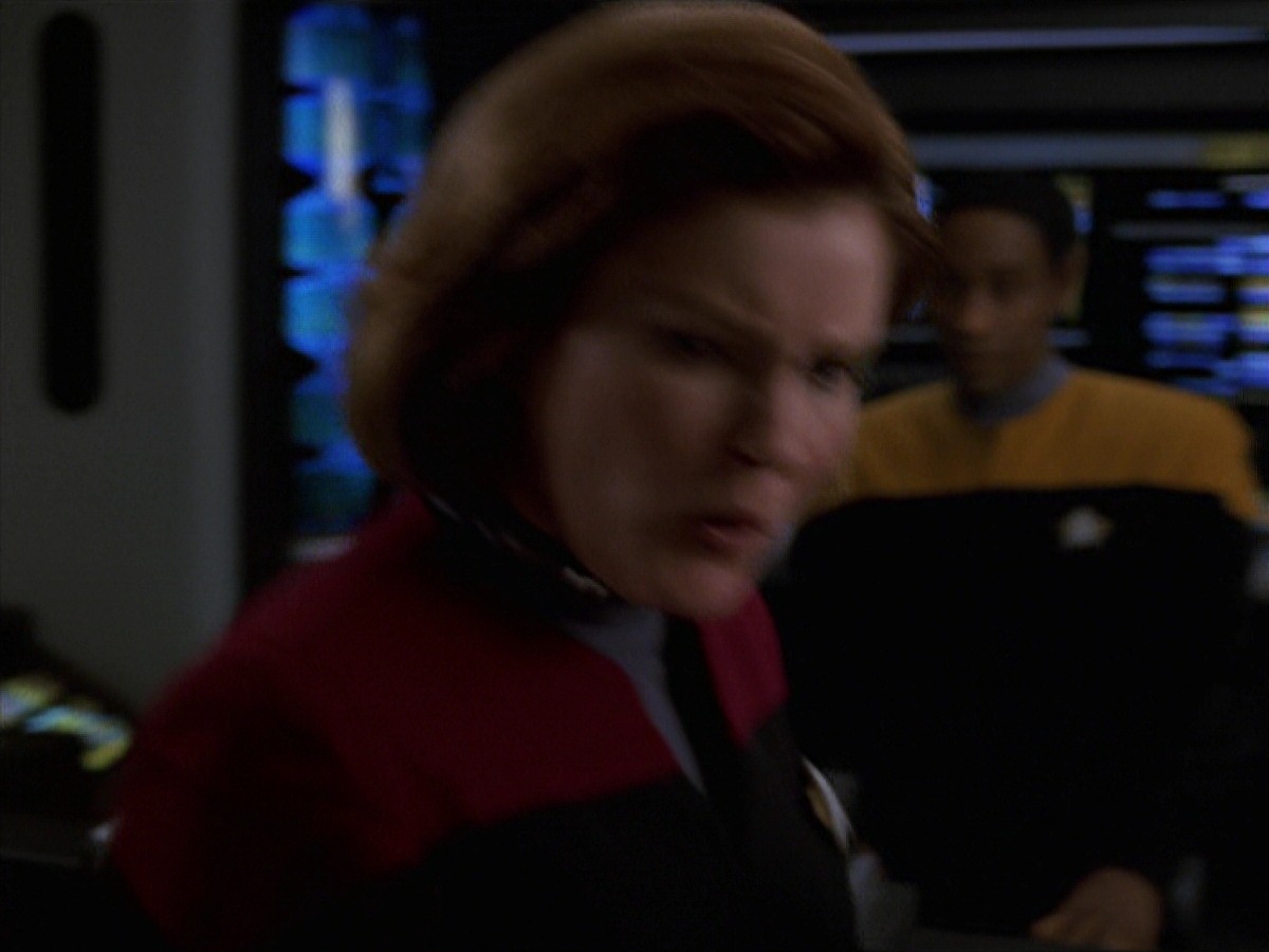 extant_StarTrek_VOY_7x24-RenaissanceMan_0835.jpg