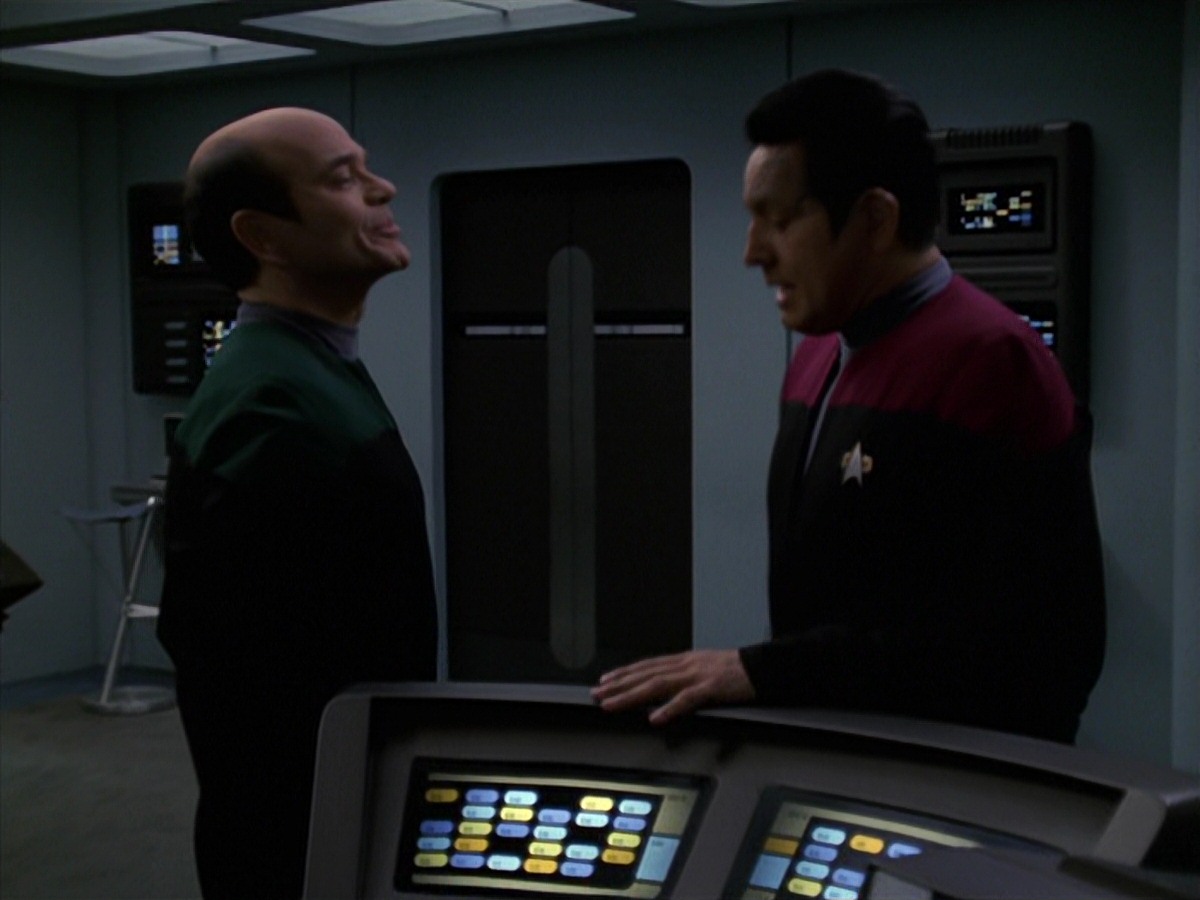extant_StarTrek_VOY_7x24-RenaissanceMan_0873.jpg