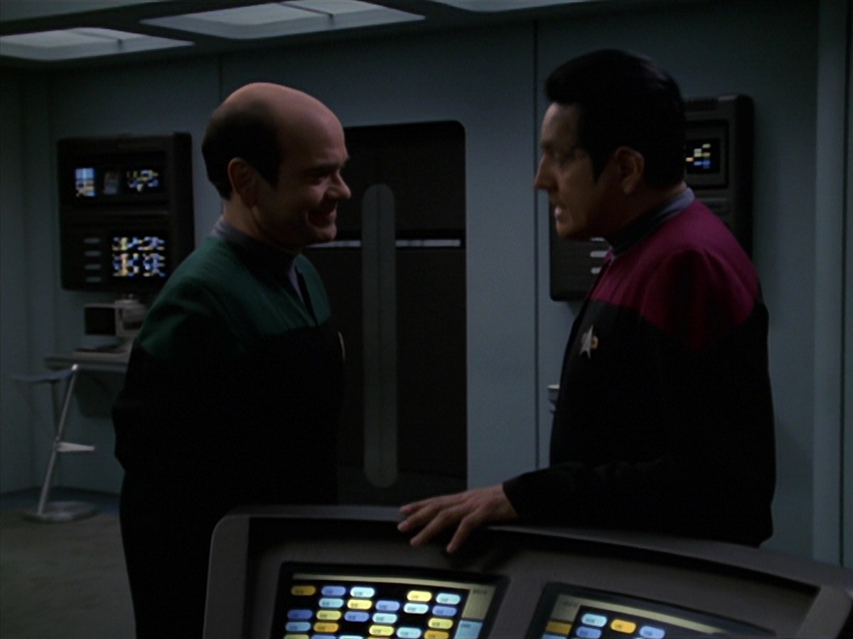 extant_StarTrek_VOY_7x24-RenaissanceMan_0874.jpg