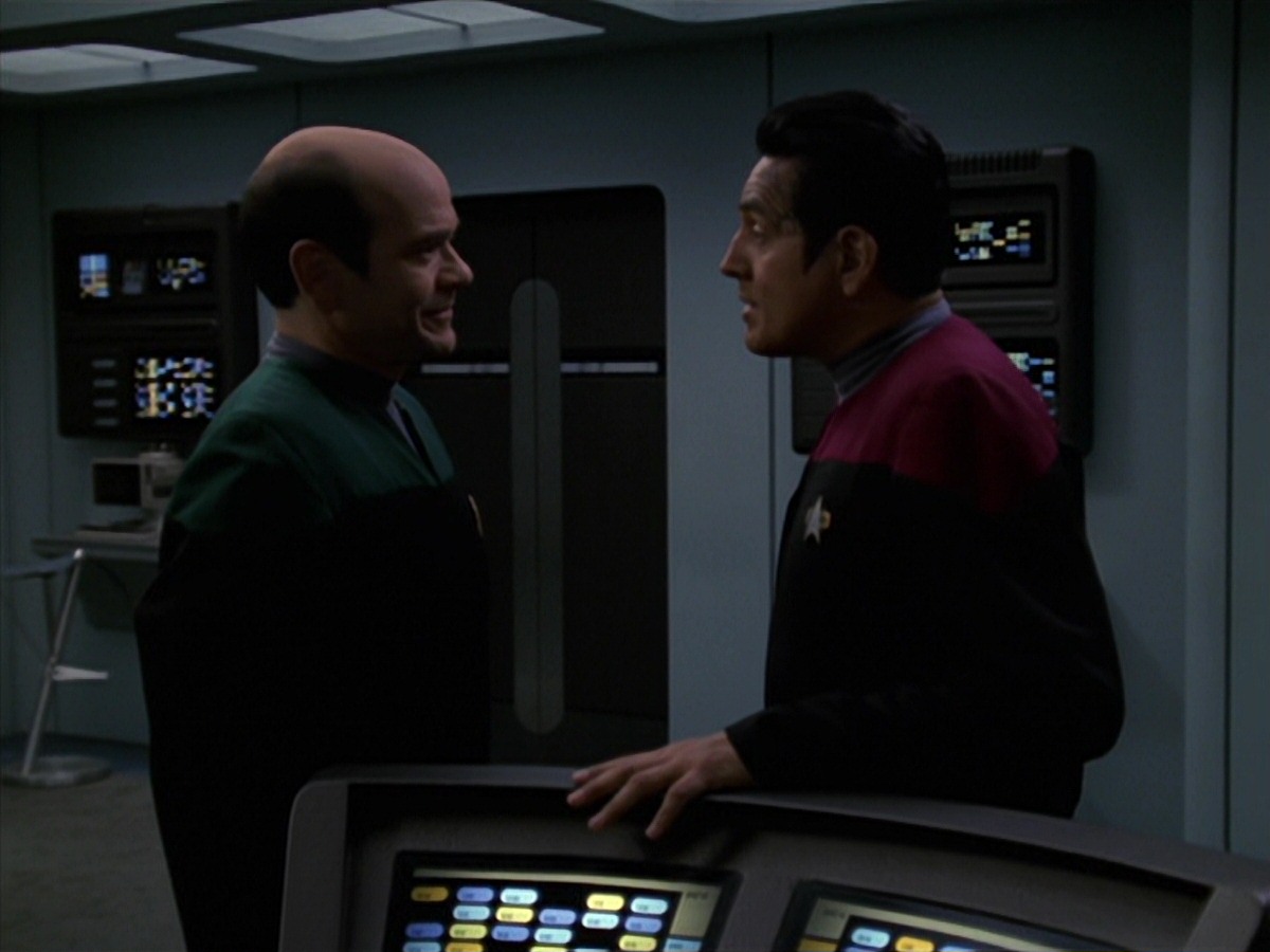 extant_StarTrek_VOY_7x24-RenaissanceMan_0875.jpg