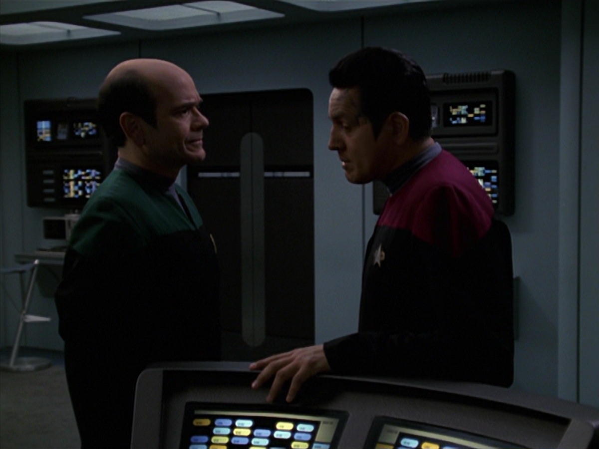extant_StarTrek_VOY_7x24-RenaissanceMan_0877.jpg