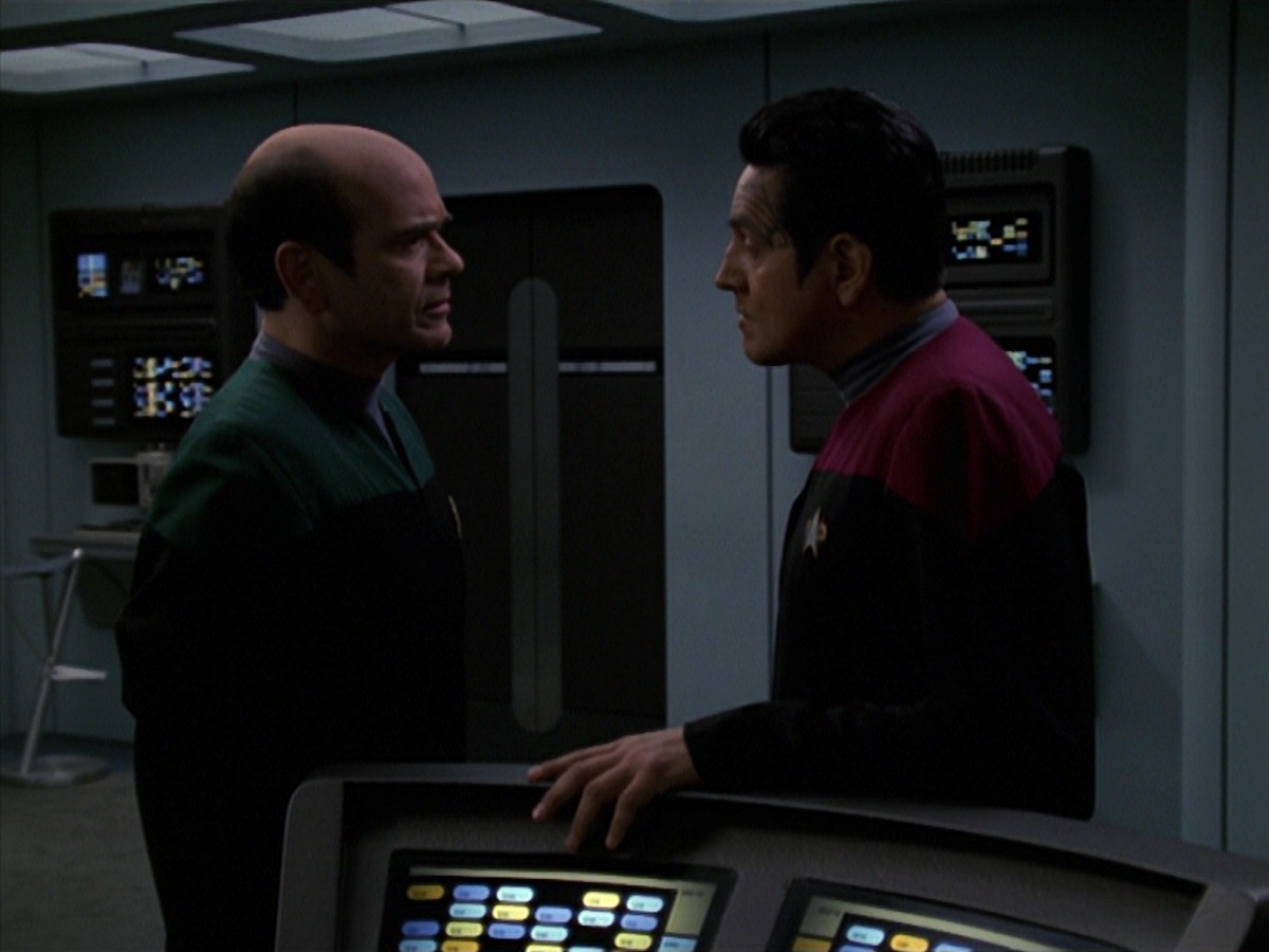 extant_StarTrek_VOY_7x24-RenaissanceMan_0879.jpg
