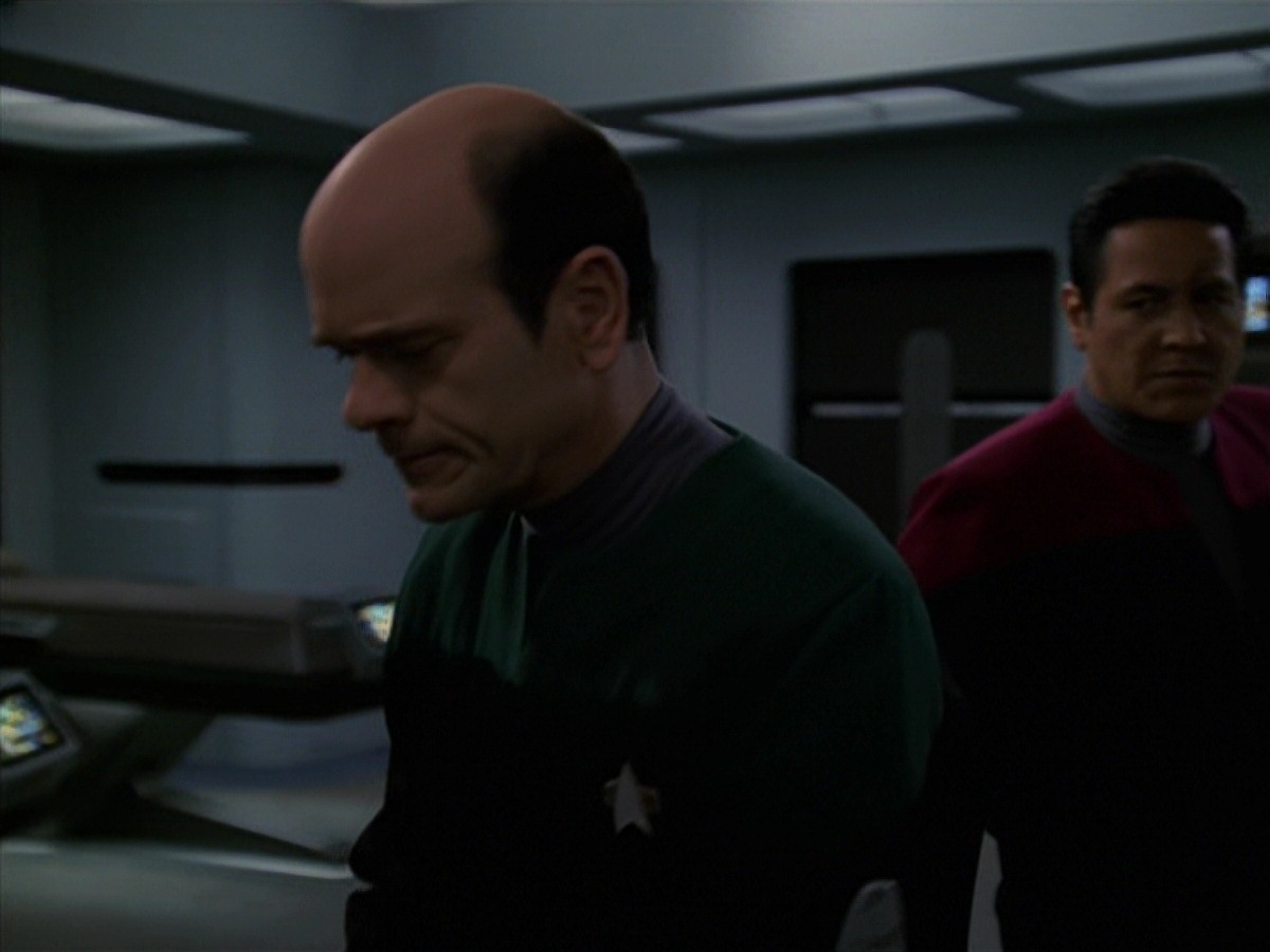 extant_StarTrek_VOY_7x24-RenaissanceMan_0889.jpg