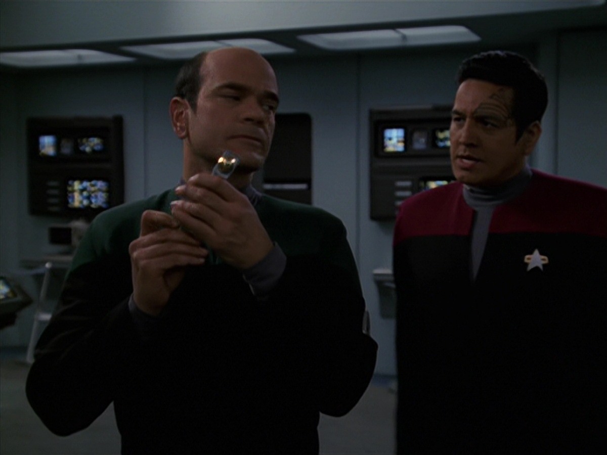 extant_StarTrek_VOY_7x24-RenaissanceMan_0891.jpg