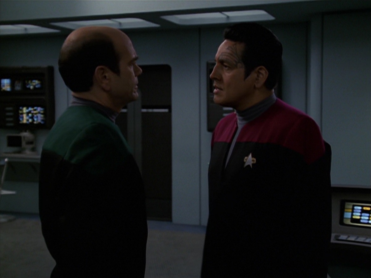 extant_StarTrek_VOY_7x24-RenaissanceMan_0896.jpg