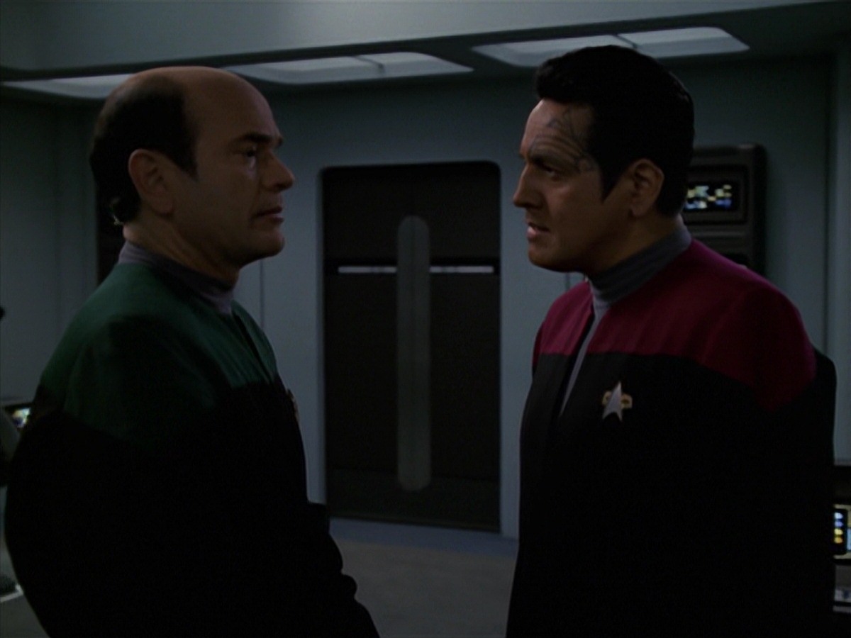 extant_StarTrek_VOY_7x24-RenaissanceMan_0899.jpg