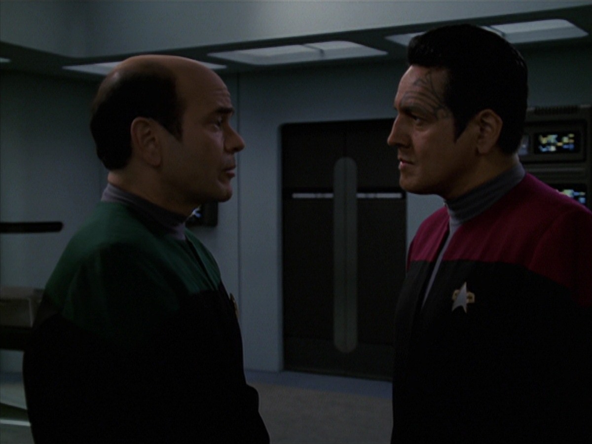 extant_StarTrek_VOY_7x24-RenaissanceMan_0903.jpg