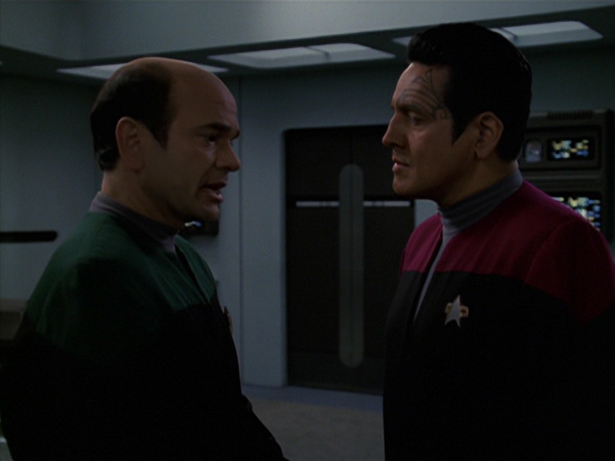 extant_StarTrek_VOY_7x24-RenaissanceMan_0911.jpg