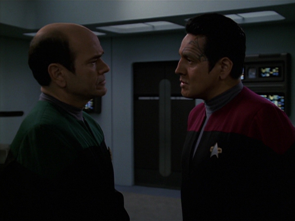 extant_StarTrek_VOY_7x24-RenaissanceMan_0916.jpg