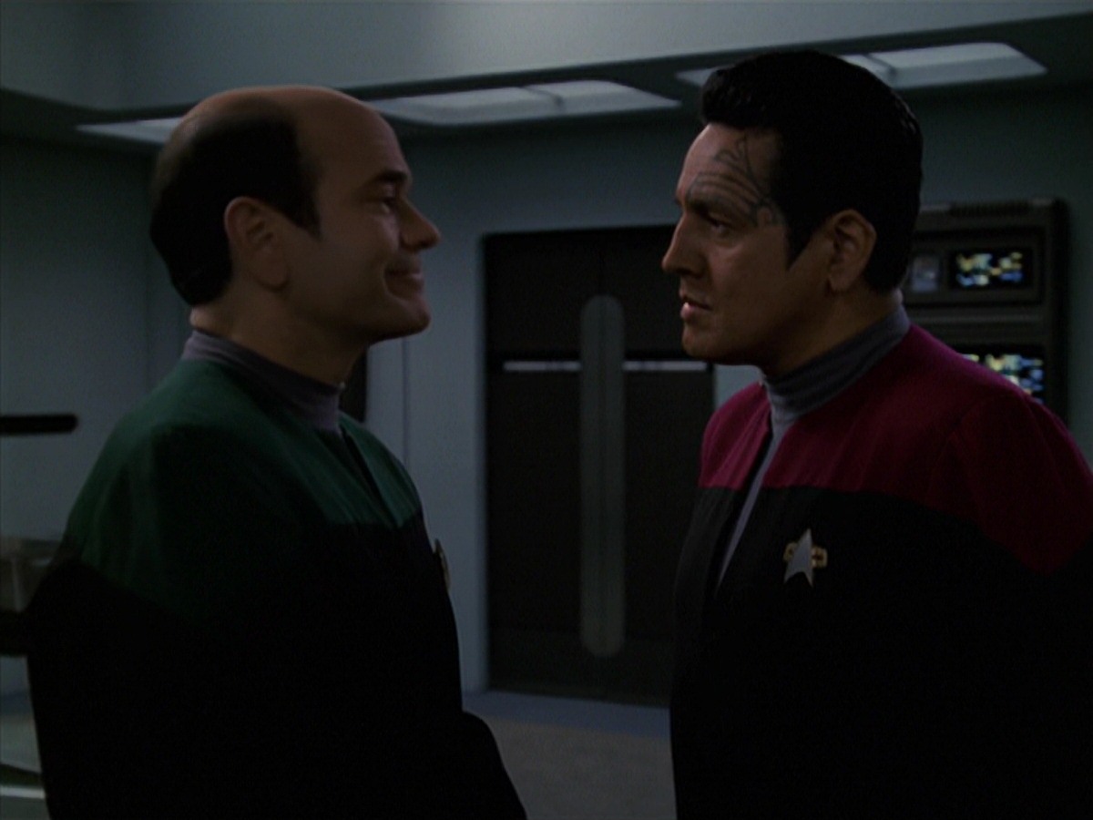 extant_StarTrek_VOY_7x24-RenaissanceMan_0923.jpg