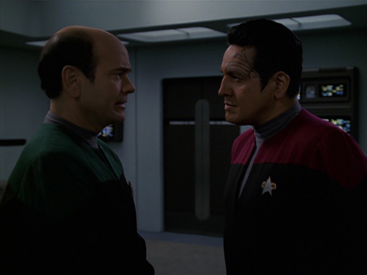 extant_StarTrek_VOY_7x24-RenaissanceMan_0930.jpg