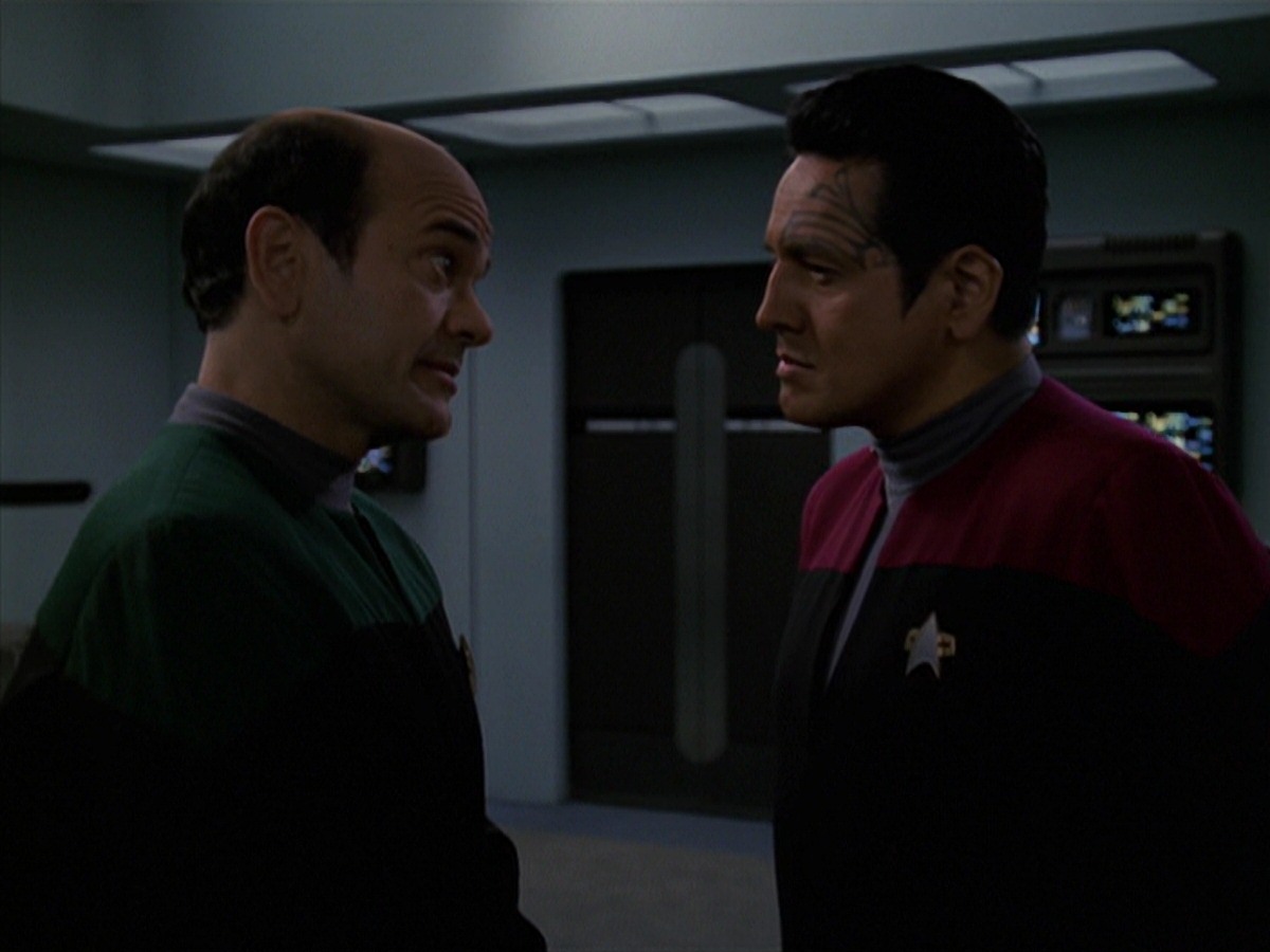 extant_StarTrek_VOY_7x24-RenaissanceMan_0933.jpg