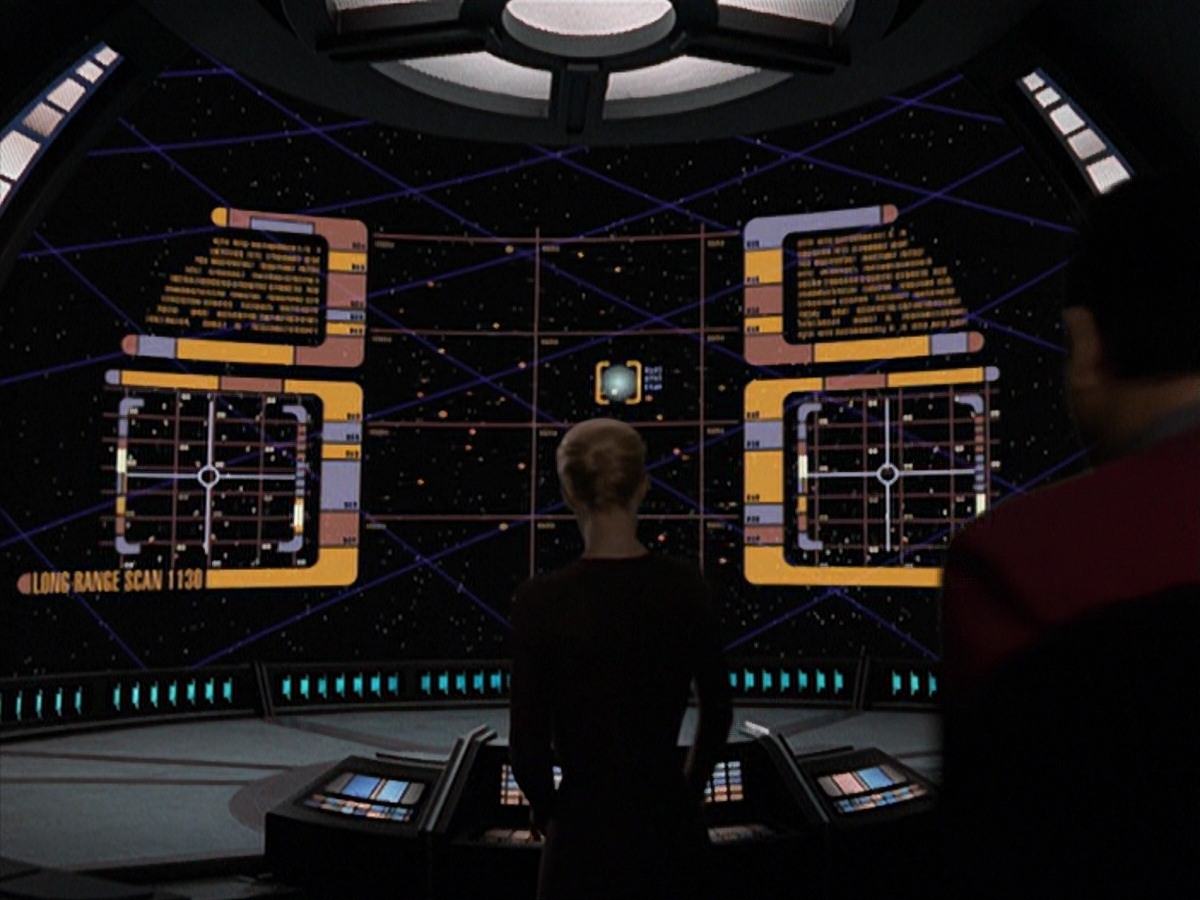 extant_StarTrek_VOY_7x24-RenaissanceMan_0950.jpg