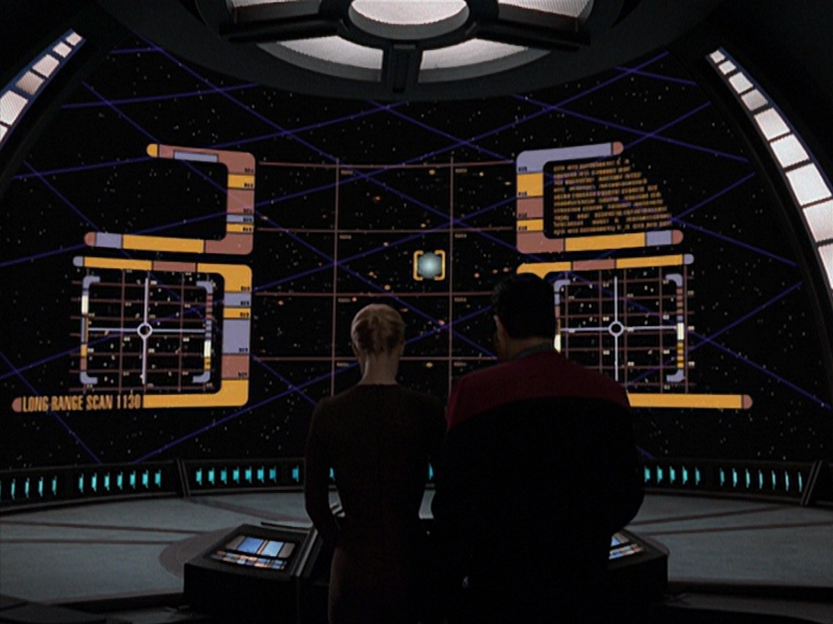 extant_StarTrek_VOY_7x24-RenaissanceMan_0952.jpg