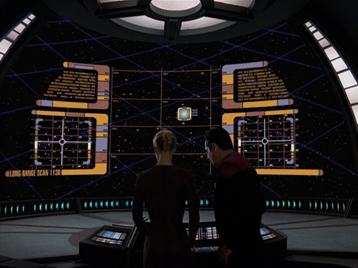 extant_StarTrek_VOY_7x24-RenaissanceMan_0953.jpg