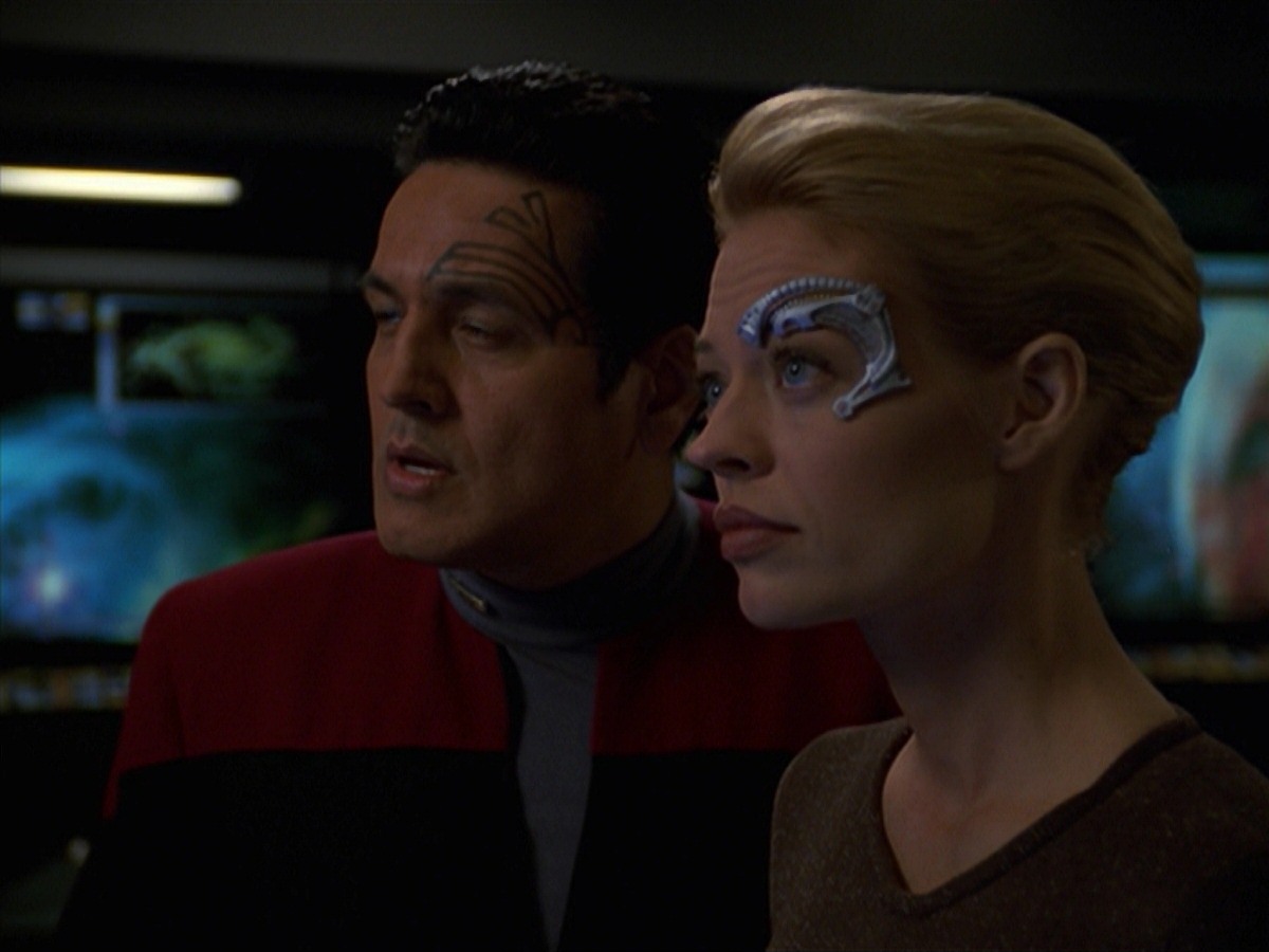 extant_StarTrek_VOY_7x24-RenaissanceMan_0963.jpg