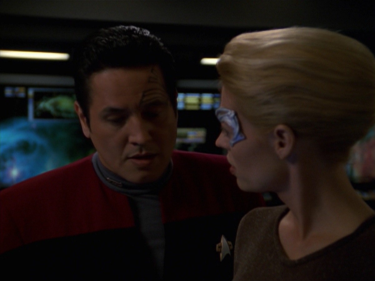 extant_StarTrek_VOY_7x24-RenaissanceMan_0977.jpg
