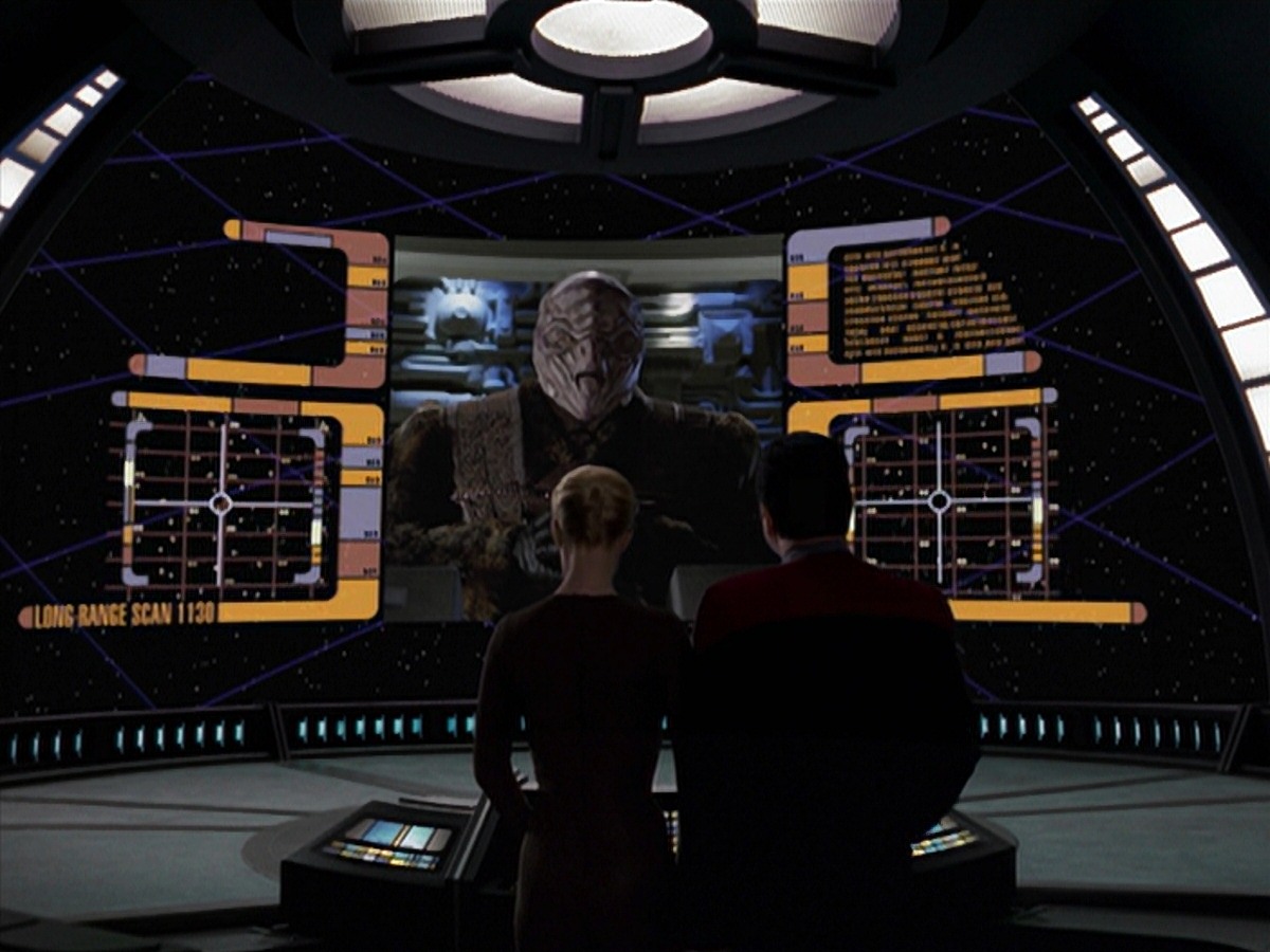 extant_StarTrek_VOY_7x24-RenaissanceMan_0996.jpg