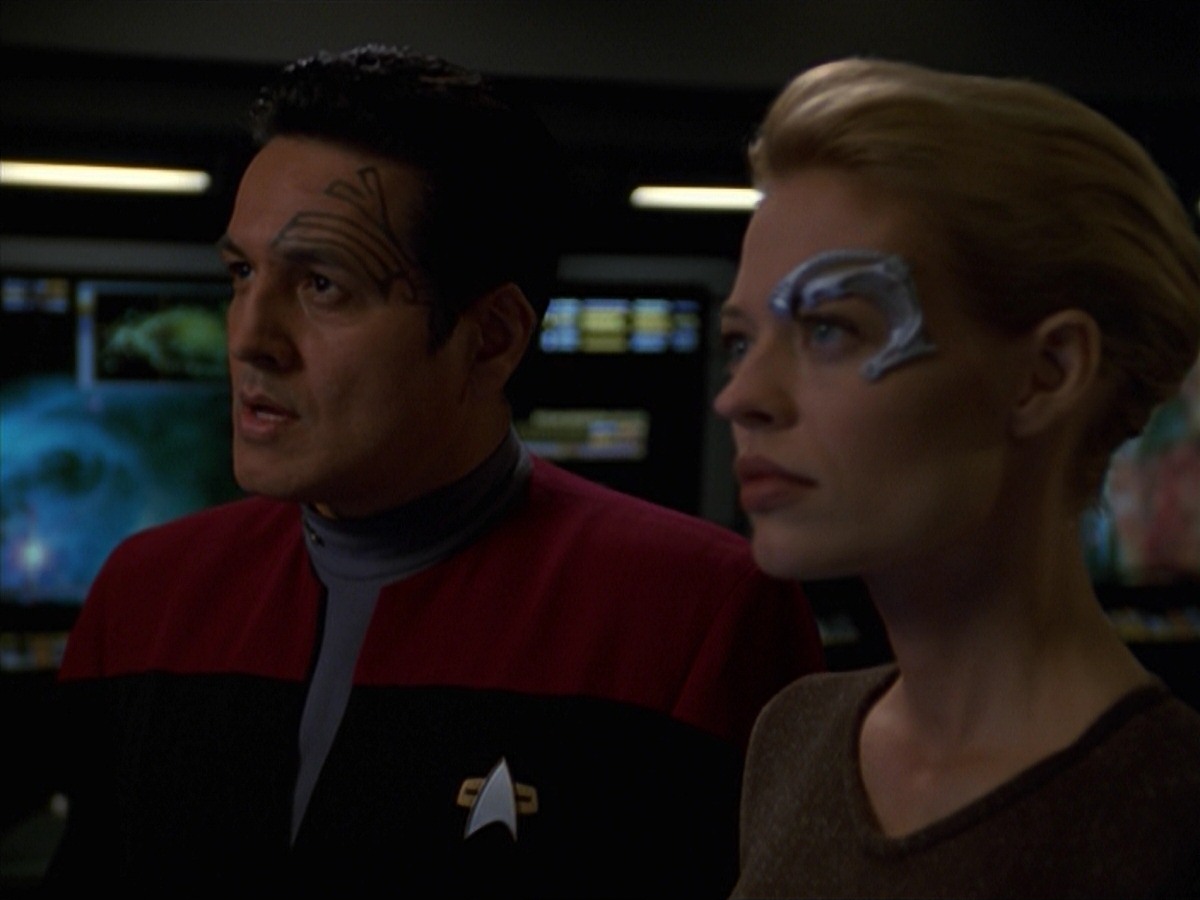 extant_StarTrek_VOY_7x24-RenaissanceMan_1008.jpg