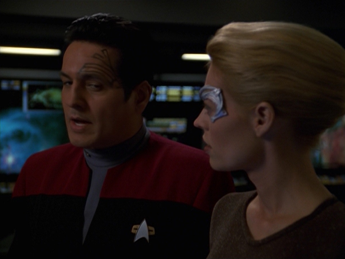 extant_StarTrek_VOY_7x24-RenaissanceMan_1011.jpg