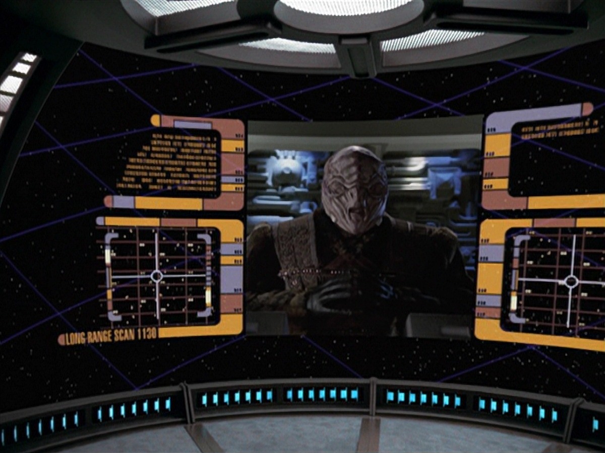 extant_StarTrek_VOY_7x24-RenaissanceMan_1016.jpg
