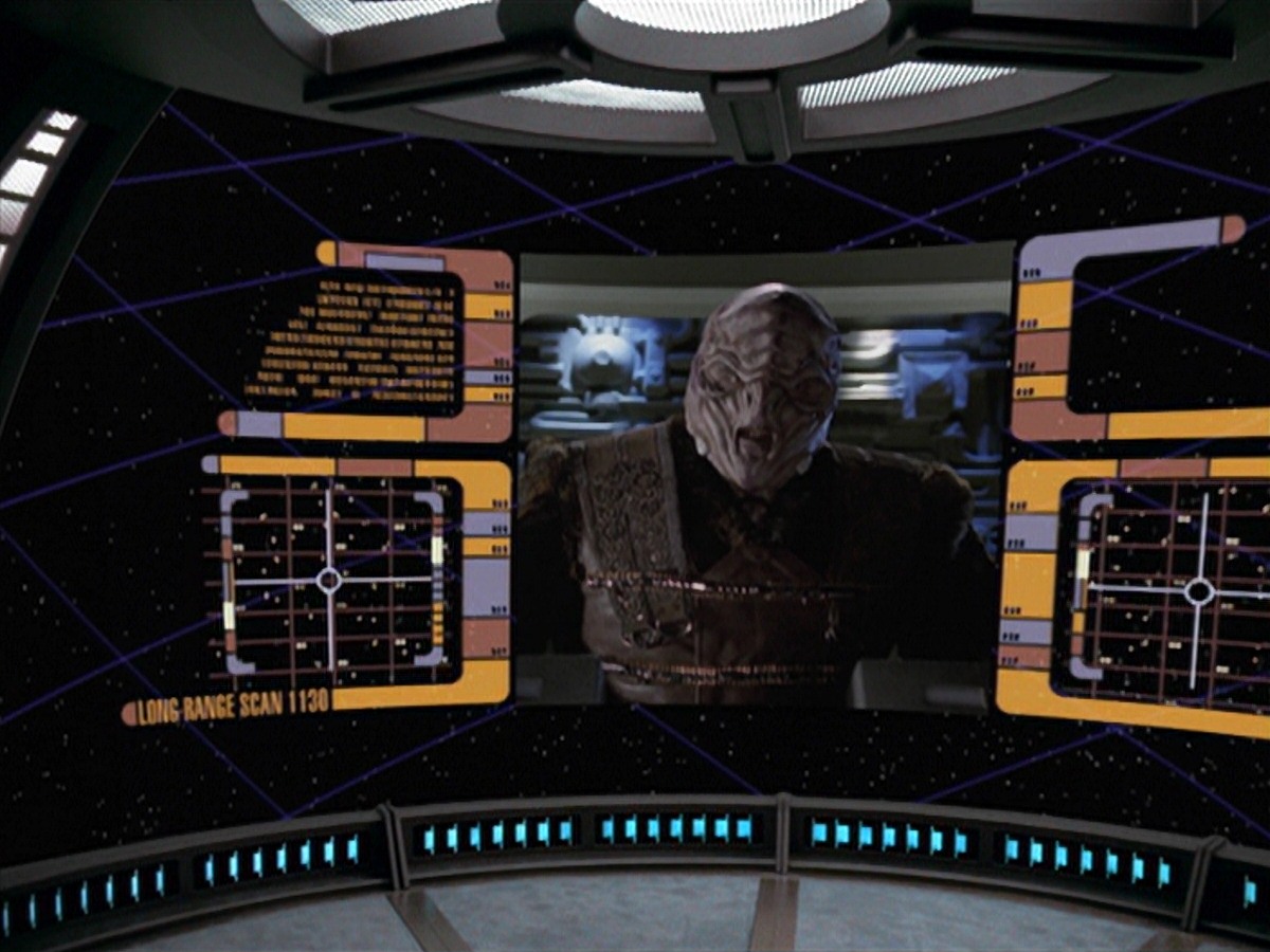 extant_StarTrek_VOY_7x24-RenaissanceMan_1019.jpg