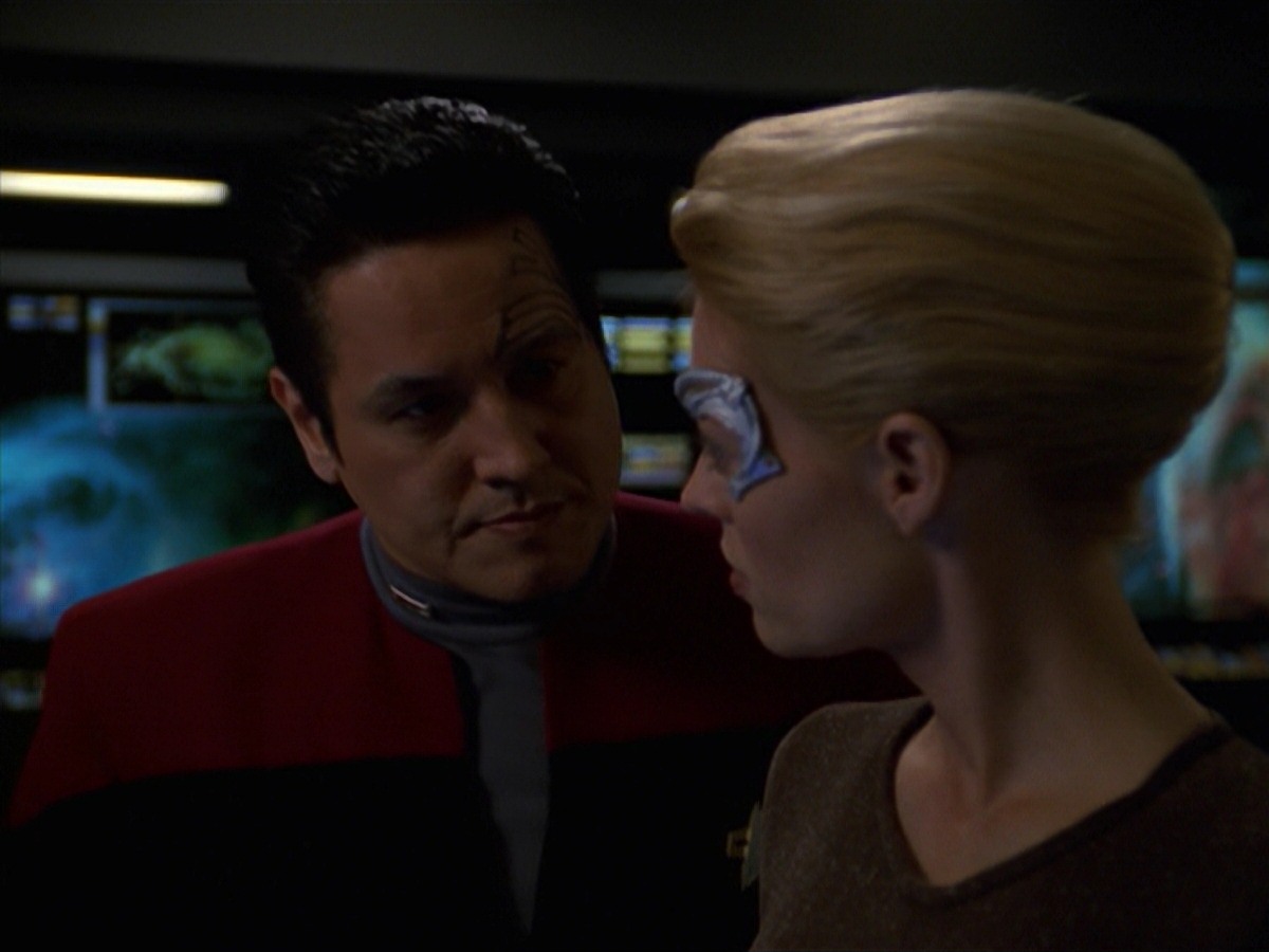 extant_StarTrek_VOY_7x24-RenaissanceMan_1035.jpg