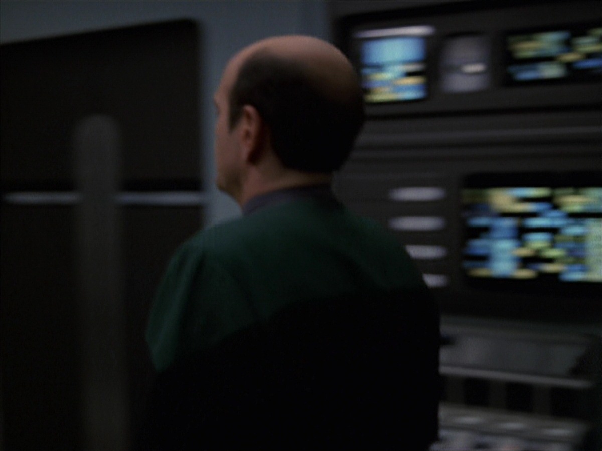 extant_StarTrek_VOY_7x24-RenaissanceMan_1045.jpg