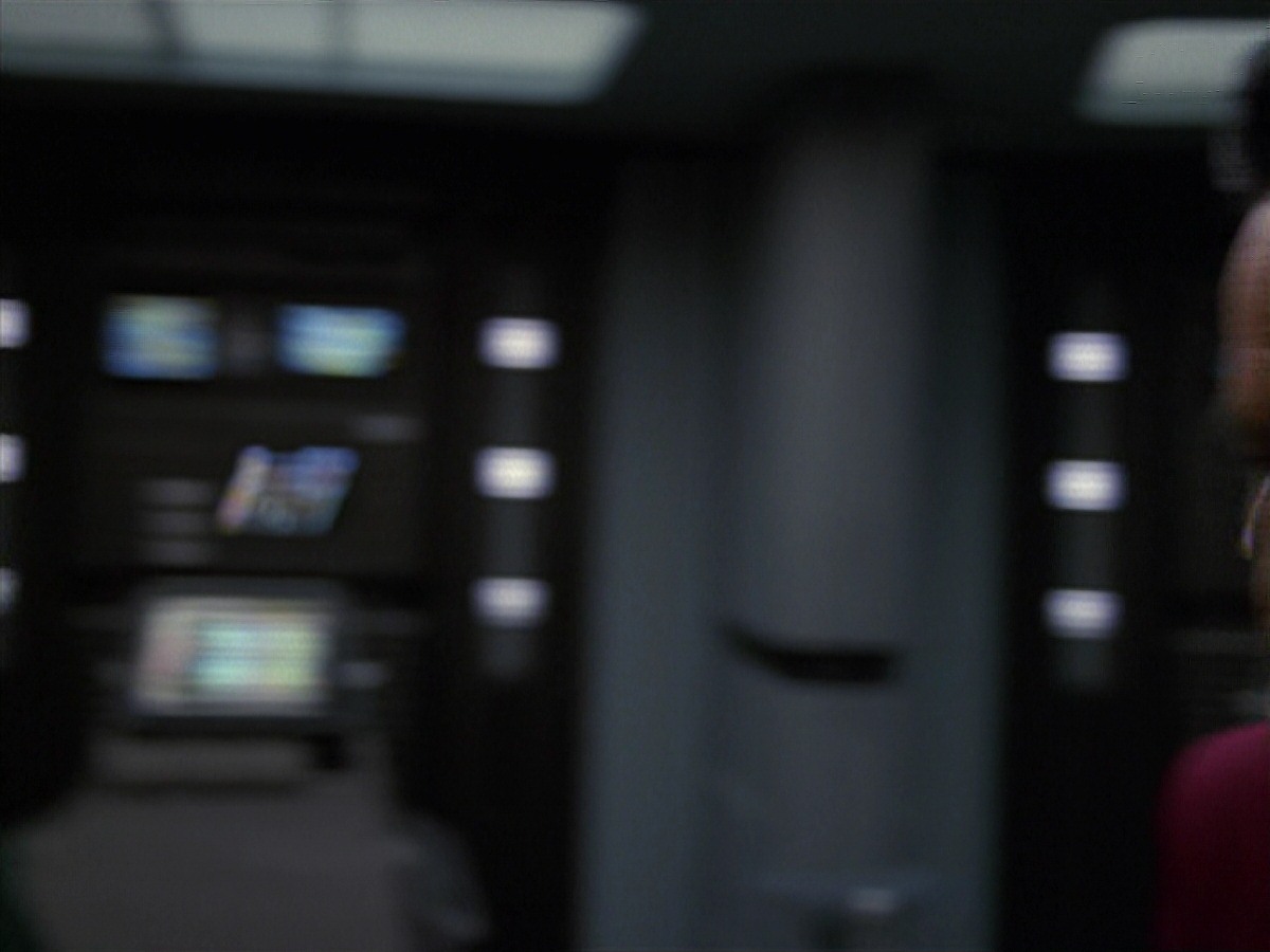 extant_StarTrek_VOY_7x24-RenaissanceMan_1064.jpg
