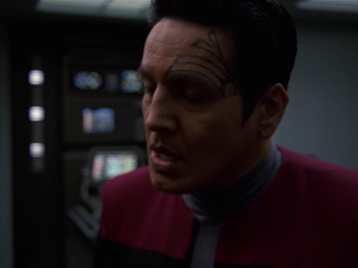 extant_StarTrek_VOY_7x24-RenaissanceMan_1067.jpg