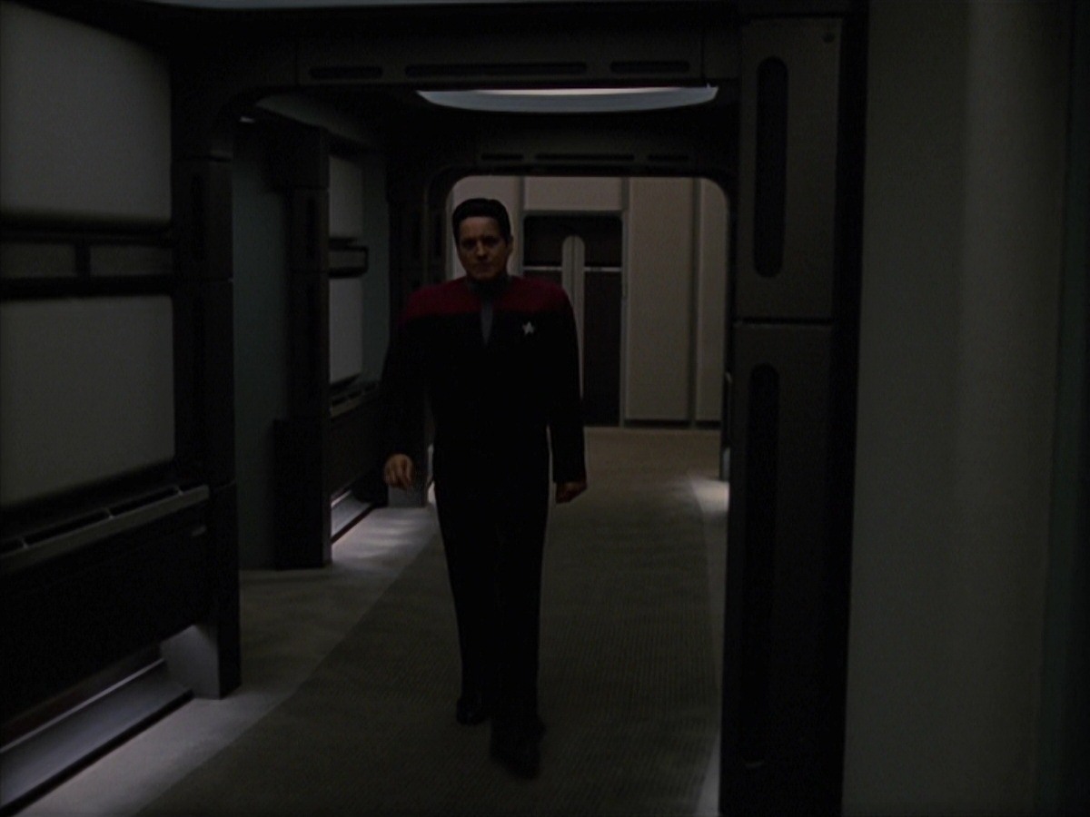 extant_StarTrek_VOY_7x24-RenaissanceMan_1074.jpg