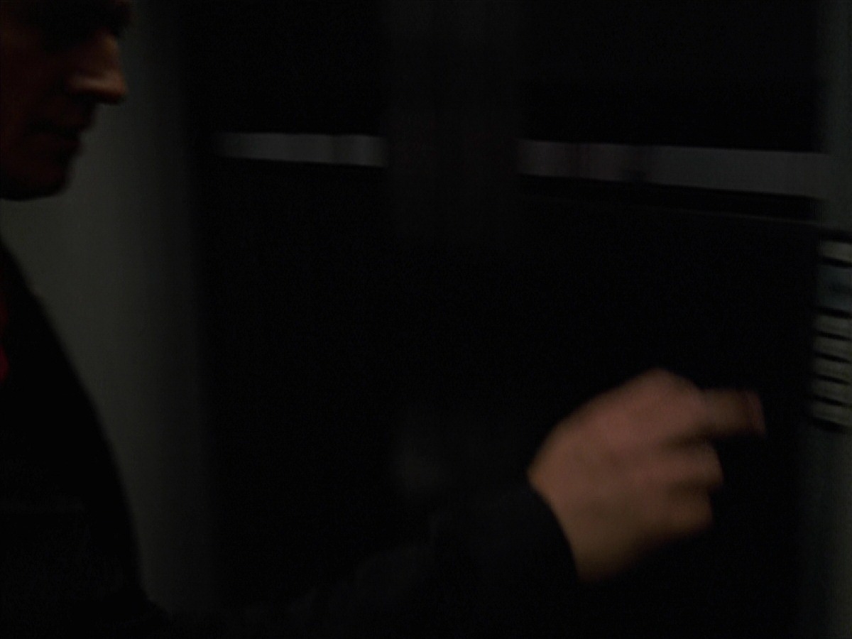 extant_StarTrek_VOY_7x24-RenaissanceMan_1078.jpg