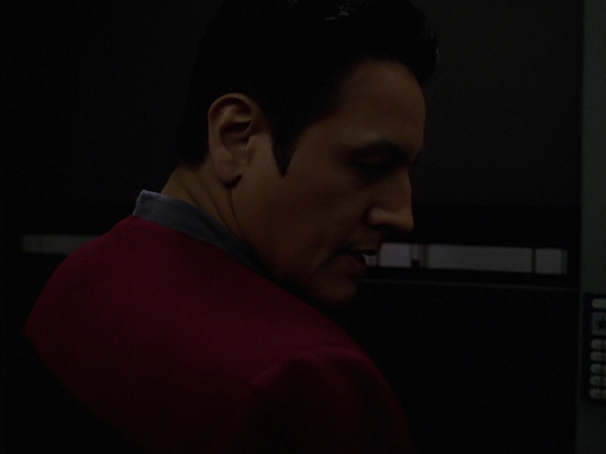 extant_StarTrek_VOY_7x24-RenaissanceMan_1082.jpg
