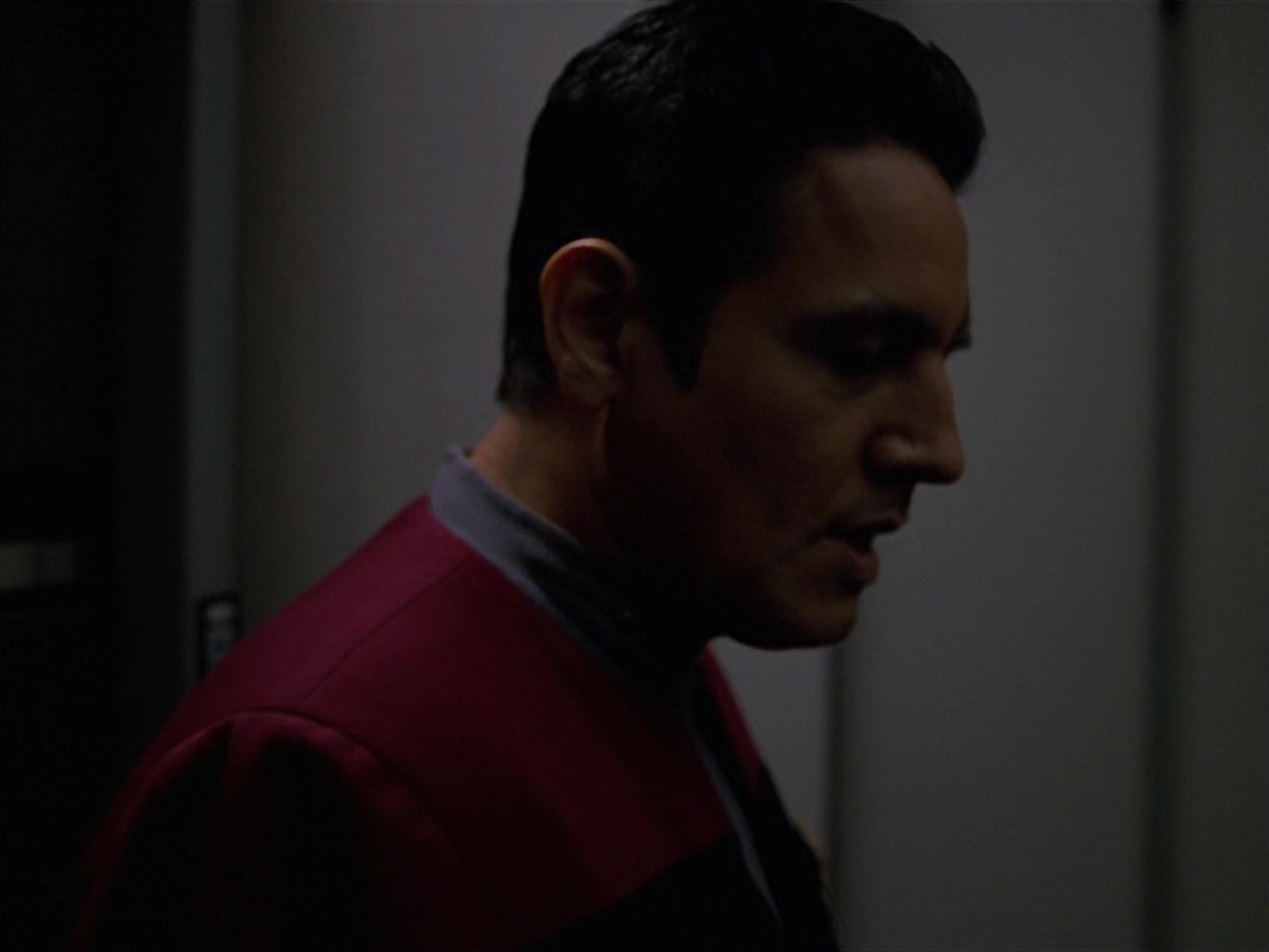 extant_StarTrek_VOY_7x24-RenaissanceMan_1088.jpg